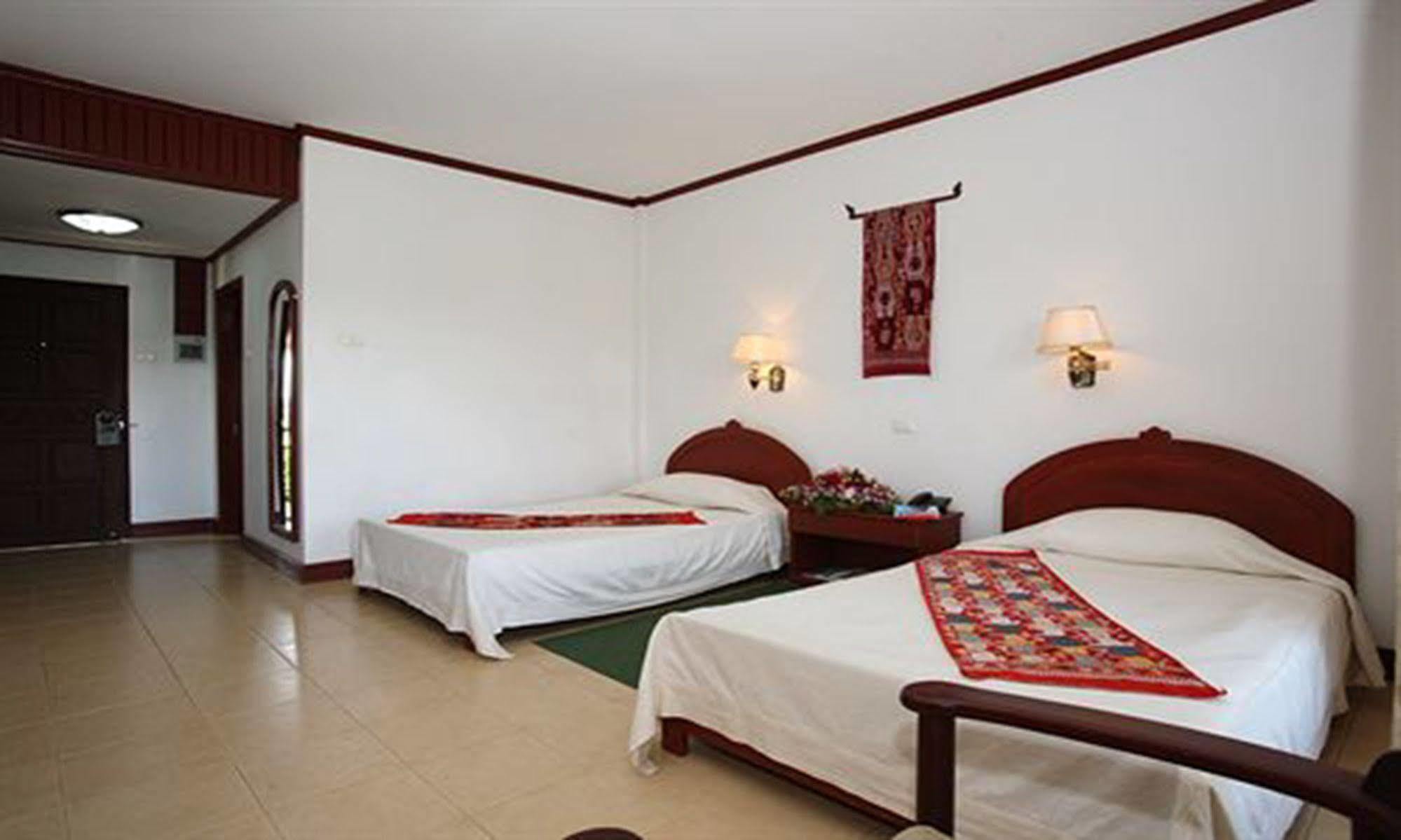 Vansana Plain Of Jars Hotel Muang Phônsavan Exterior foto